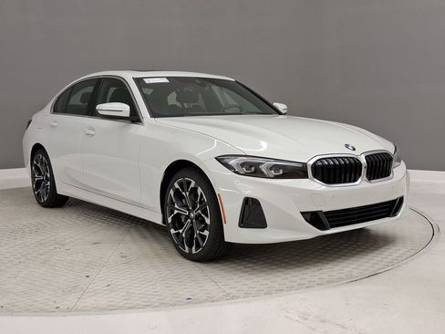New 2026 BMW 330i xDrive Sedan w/ Convenience Package AWD/4WD image 5
