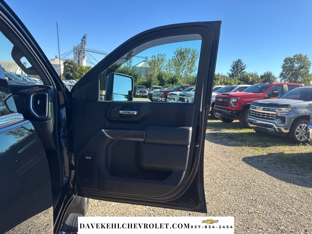 Used 2020 Chevrolet Silverado 2500 LTZ w/ LTZ Premium Package AWD/4WD image 25