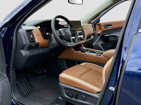 New 2026 Nissan Pathfinder Platinum AWD/4WD image 4