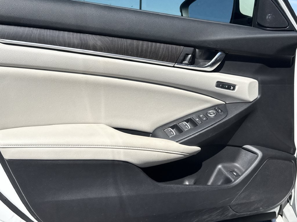 Used 2020 Honda Accord Touring image 17