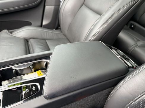 Used 2022 Volvo XC60 B6 Inscription w/ Advanced Package image 21