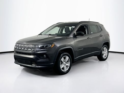 Used 2022 Jeep Compass Latitude AWD/4WD image 1