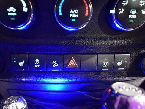 Used 2017 Jeep Wrangler Unlimited Rubicon w/ Cold Weather Group image 30