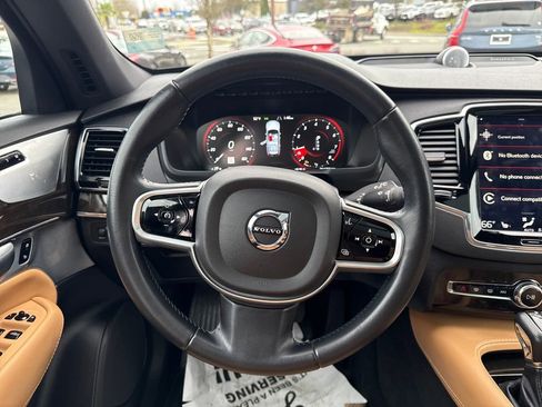 Used 2017 Volvo XC90 T6 Momentum w/ Vision Package image 20