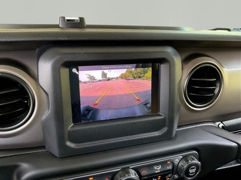 Used 2020 Jeep Gladiator Sport w/ Quick Order Package 24S AWD/4WD image 15