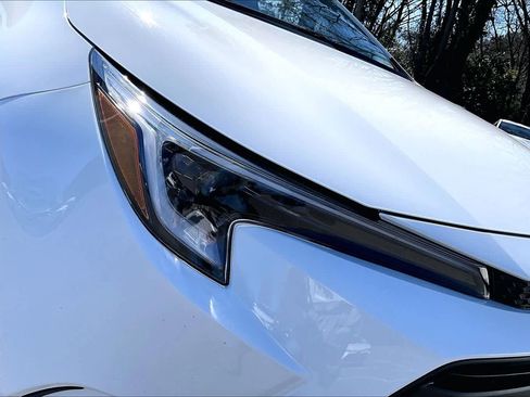 Certified 2025 Toyota Corolla LE image 27