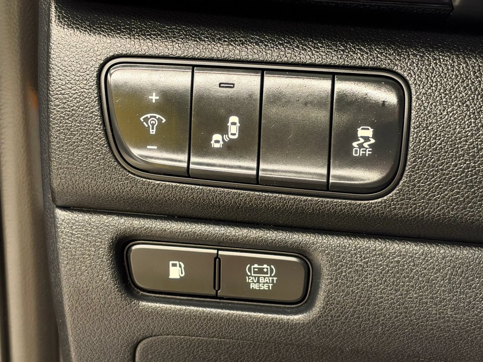 Used 2017 Kia Niro Touring FWD image 24