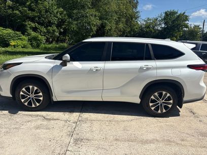 Used 2023 Toyota Highlander XLE