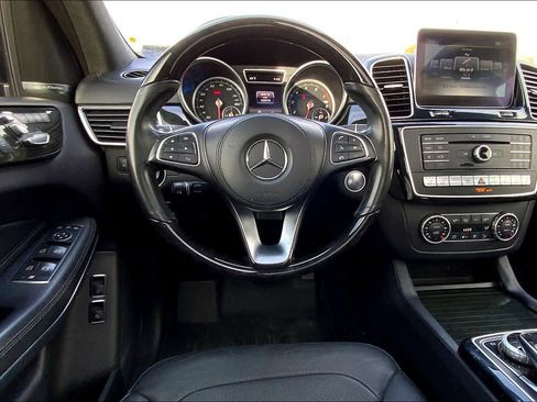 Used 2017 Mercedes-Benz GLS 550 4MATIC image 5
