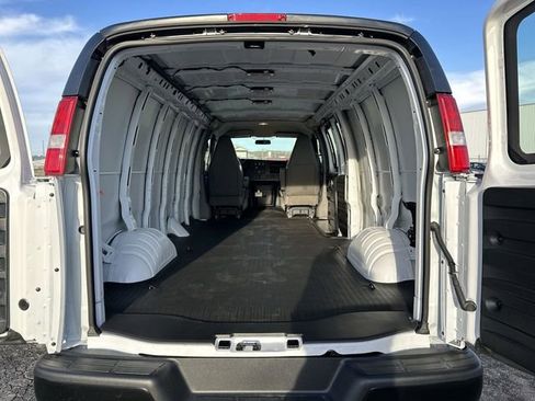 New 2025 Chevrolet Express 3500 Extended w/ Driver Convenience Package image 24