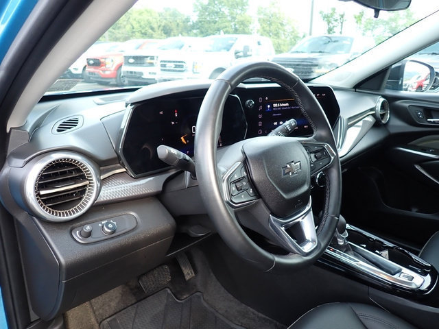 Used 2025 Chevrolet Trax ACTIV w/ Sunroof Package FWD image 15
