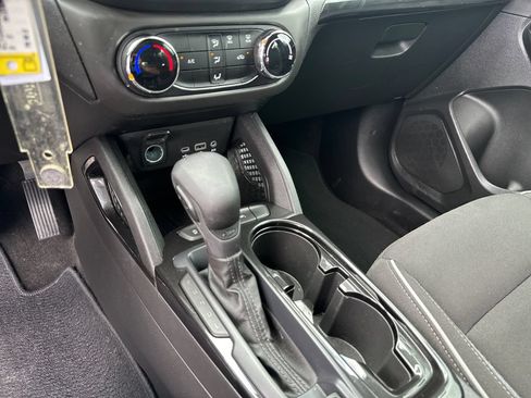 Used 2021 Chevrolet TrailBlazer LS FWD image 32