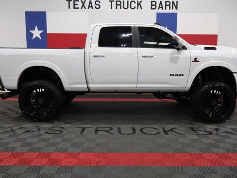 Used 2022 RAM 2500 Laramie w/ Night Edition AWD/4WD image 19