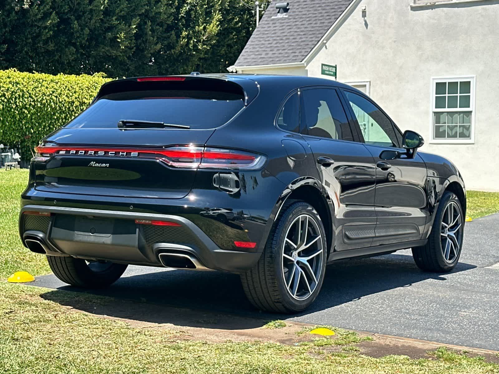 Certified 2025 Porsche Macan AWD/4WD image 8