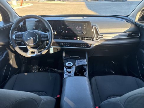 Used 2023 Kia Sportage LX image 13