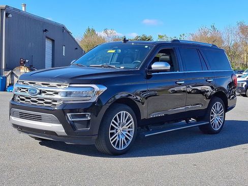 Certified 2024 Ford Expedition Platinum image 3