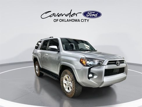 Used 2022 Toyota 4Runner SR5 Premium image 2