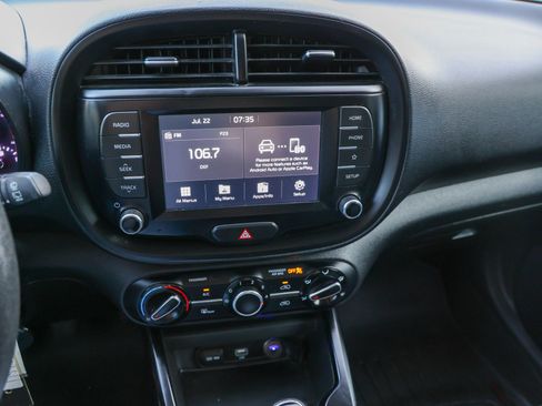 Used 2020 Kia Soul LX FWD image 19