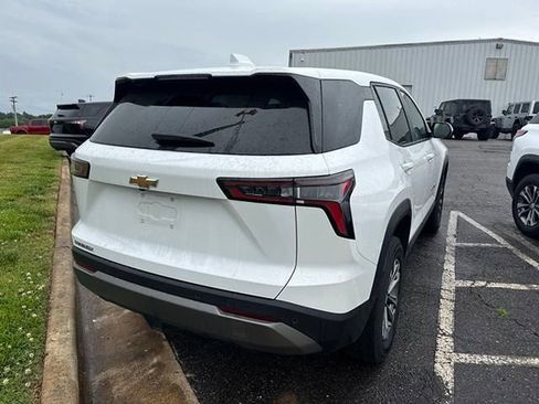 Used 2026 Chevrolet Equinox LT FWD image 5