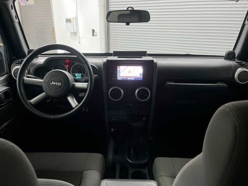 Used 2010 Jeep Wrangler Sahara AWD/4WD image 10