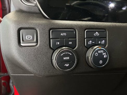 Used 2024 Chevrolet Silverado 1500 LT AWD/4WD image 13