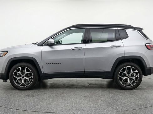 Used 2025 Jeep Compass Limited AWD/4WD image 5