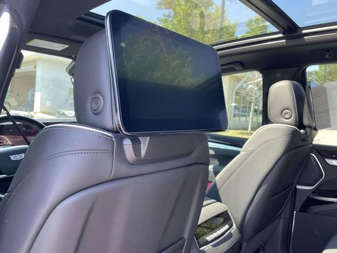 New 2026 Cadillac Escalade Luxury image 13