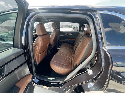 Used 2022 Lincoln Nautilus Reserve FWD image 27