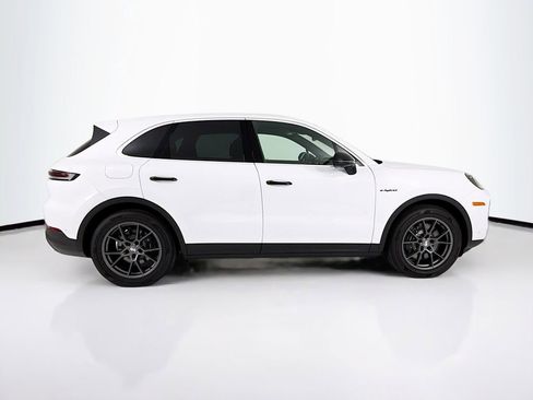 Certified 2025 Porsche Cayenne E-Hybrid AWD/4WD image 8