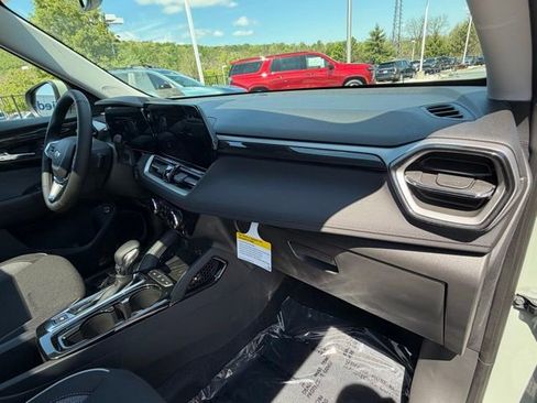 New 2026 Chevrolet TrailBlazer LT w/ Convenience Package AWD/4WD image 38