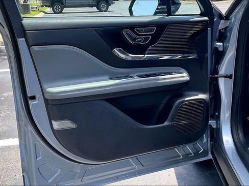 Used 2022 Lincoln Corsair FWD w/ Premium Package image 23