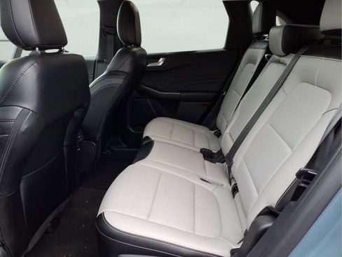 Used 2024 Ford Escape SE w/ Class II Trailer Tow Package image 11