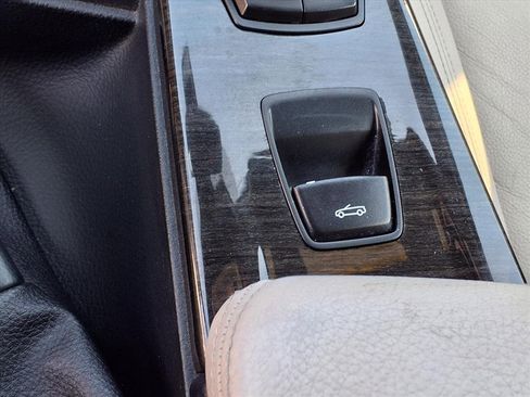 Used 2015 BMW 428i Convertible image 29