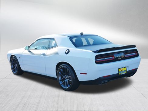 Used 2023 Dodge Challenger R/T w/ T/A Package image 5