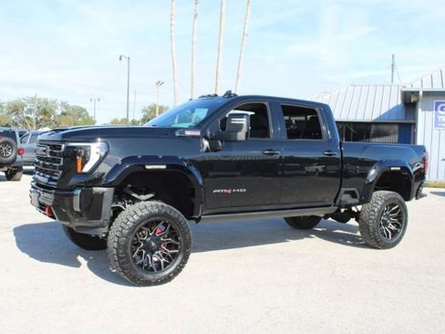 Used 2024 GMC Sierra 2500 AT4 w/ AT4 Premium Plus Package image 5