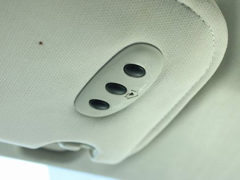 Used 2010 Chrysler Sebring Limited image 26