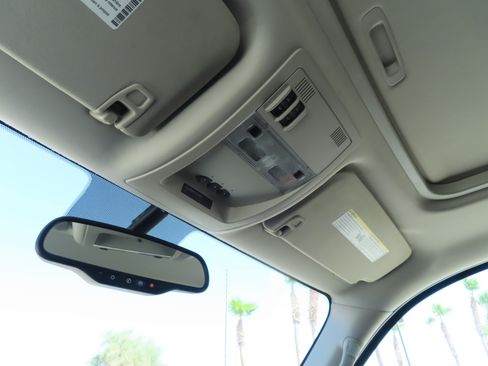 Used 2012 Chevrolet Avalanche LTZ AWD/4WD image 28