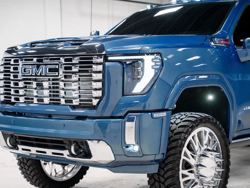 Used 2026 GMC Sierra 3500 Denali w/ Denali Reserve Package AWD/4WD image 35
