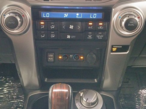 Used 2019 Toyota 4Runner Limited AWD/4WD image 4