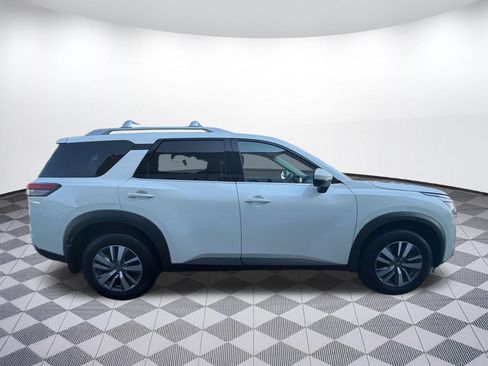 Used 2024 Nissan Pathfinder SL AWD/4WD image 8