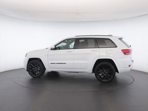 Certified 2022 Jeep Grand Cherokee Laredo X image 23