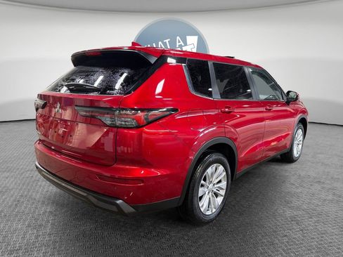 New 2026 Mitsubishi Outlander ES AWD/4WD image 3