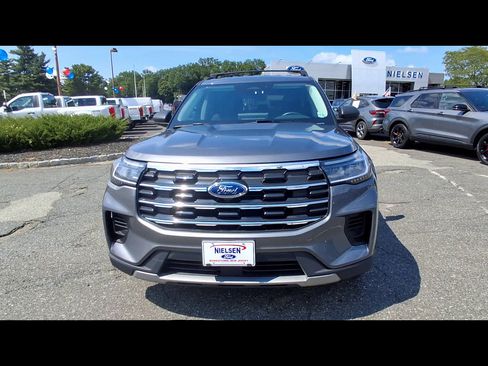 Certified 2025 Ford Explorer Active AWD/4WD image 3