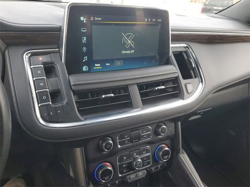 Used 2024 Chevrolet Suburban Premier image 29