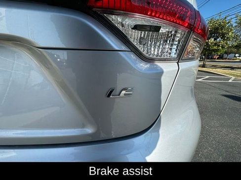 Used 2022 Toyota Corolla LE image 8