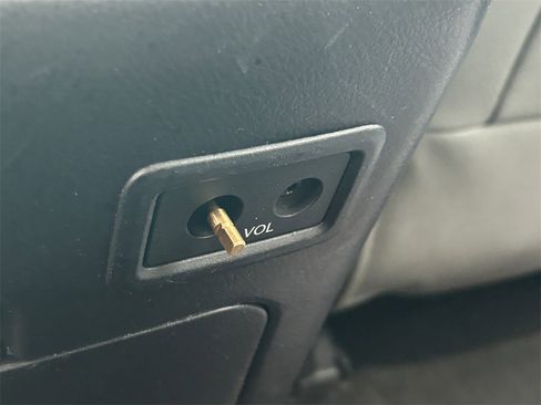 Used 2015 Toyota Sequoia Platinum image 28