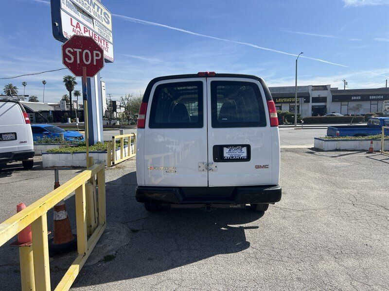 Used 2013 GMC Savana 2500 RWD image 3