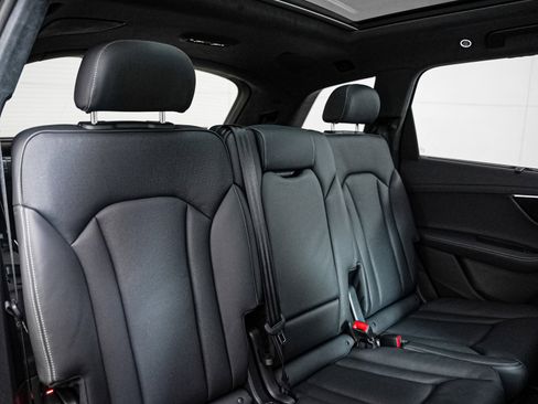 New 2025 Audi Q7 3.0T Prestige image 13