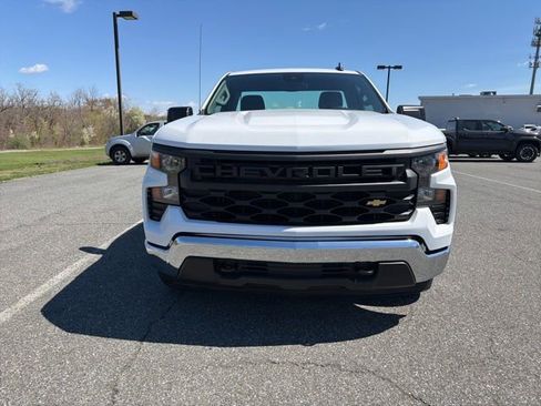 Used 2025 Chevrolet Silverado 1500 W/T image 3