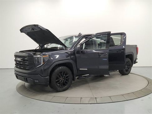 Used 2023 GMC Sierra 1500 Elevation w/ X31 Off-Road Package image 12